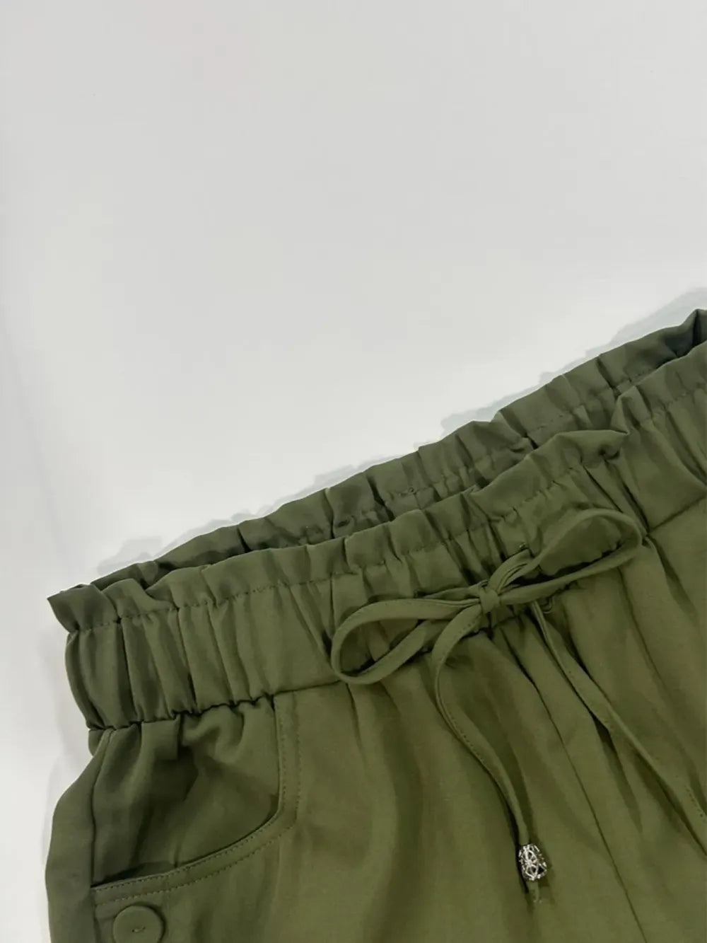 Women's Solid Button Pocket Cargo Fitted Shorts, Casual Elastic Waist Shorts for Summer